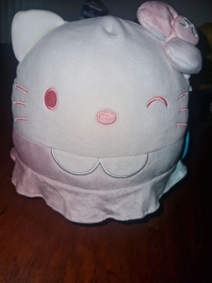 Peluche hello kitty squishmallow - photo numéro 3