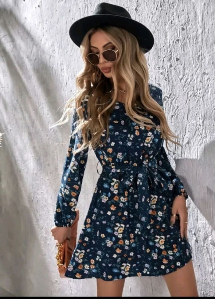 Robe fleurie - photo numéro 3