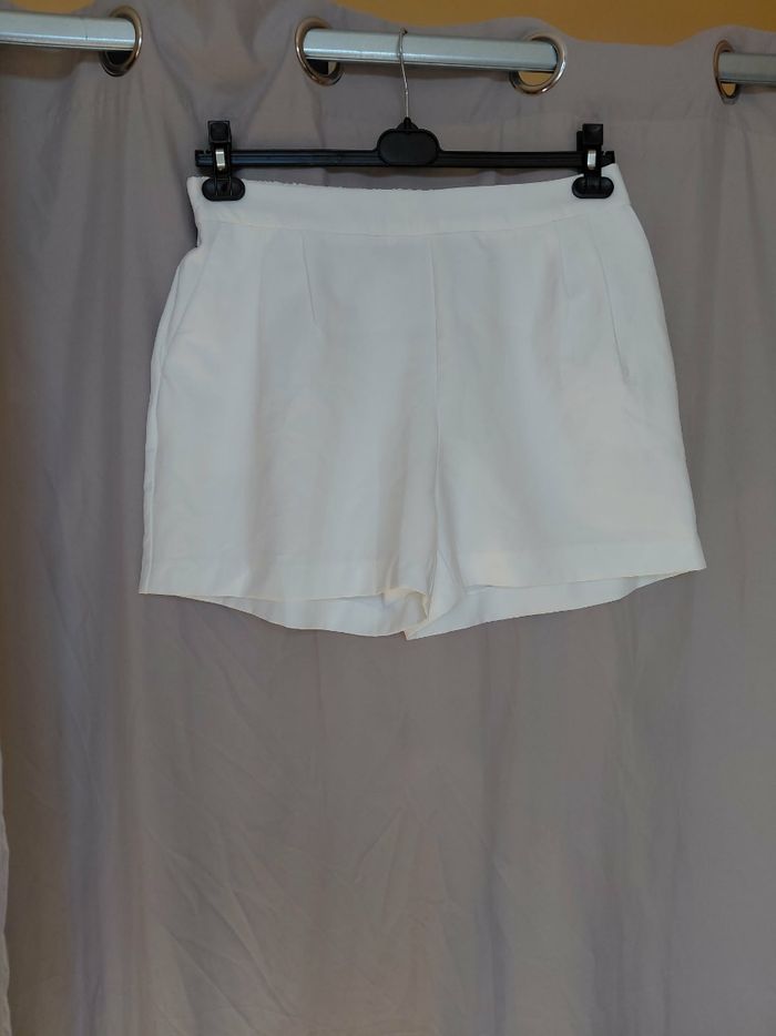 Très joli short femme T 44 - photo numéro 6