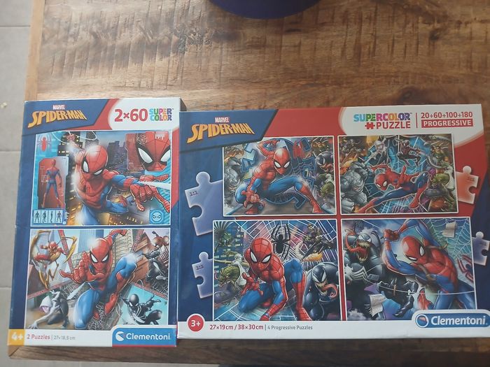 Lot de 2 "Puzzle spiderman"
