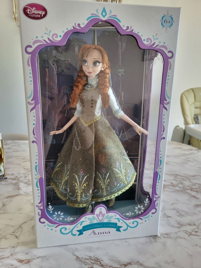 Poupee limitee disney anna patineuse