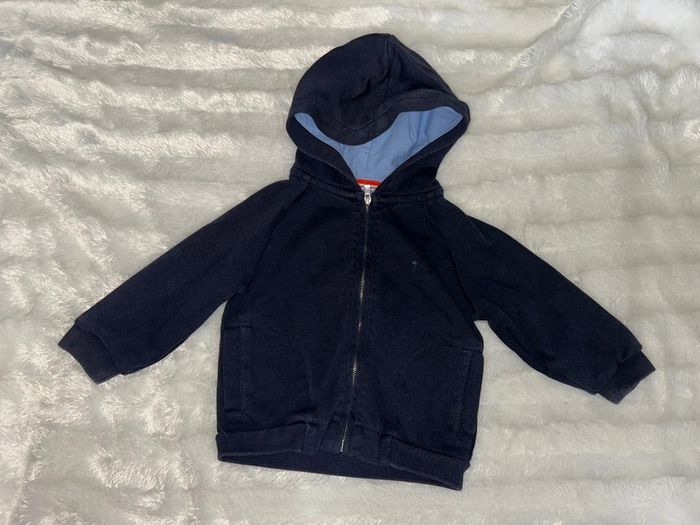Veste à capuche bleu marine