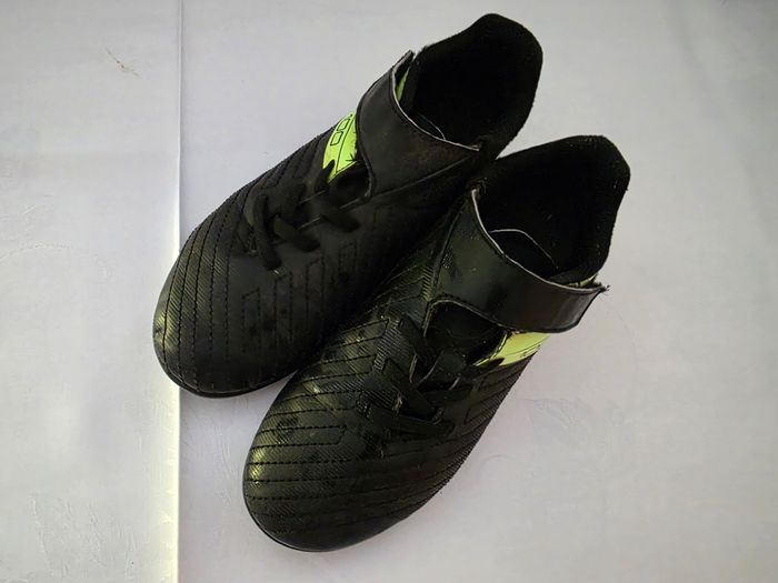 Chaussures de foot, pointure 33 - photo numéro 4