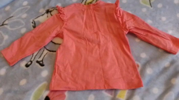 T-shirt Disney Minnie 6 mois neuf - photo numéro 3