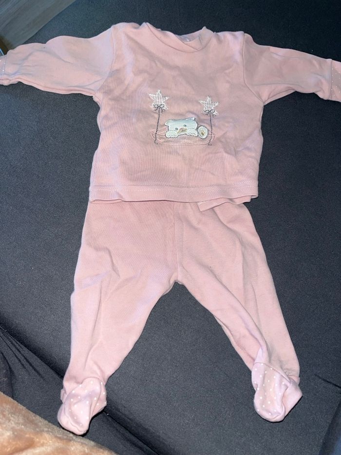 Pyjama 2 pièce taille 1 mois