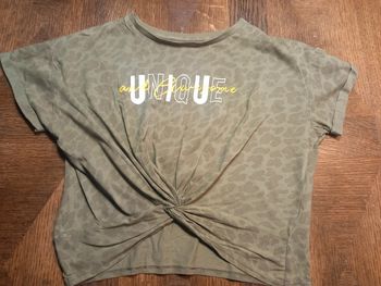 T-shirt type crop-Top 16 ans