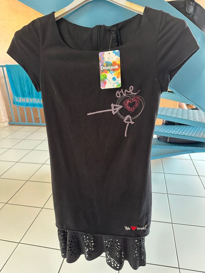 robe noire desigual taille 34 NEUVE tissus velouté peau de peche