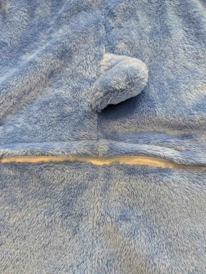 Superbe combinaison stitch avec boutons et tirette a l'arrière taille 100cm - photo numéro 7