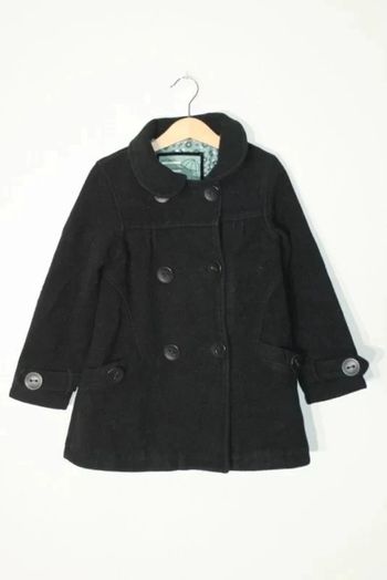 Manteau noir coupe classique de chez Okaidi, taille 6 ans