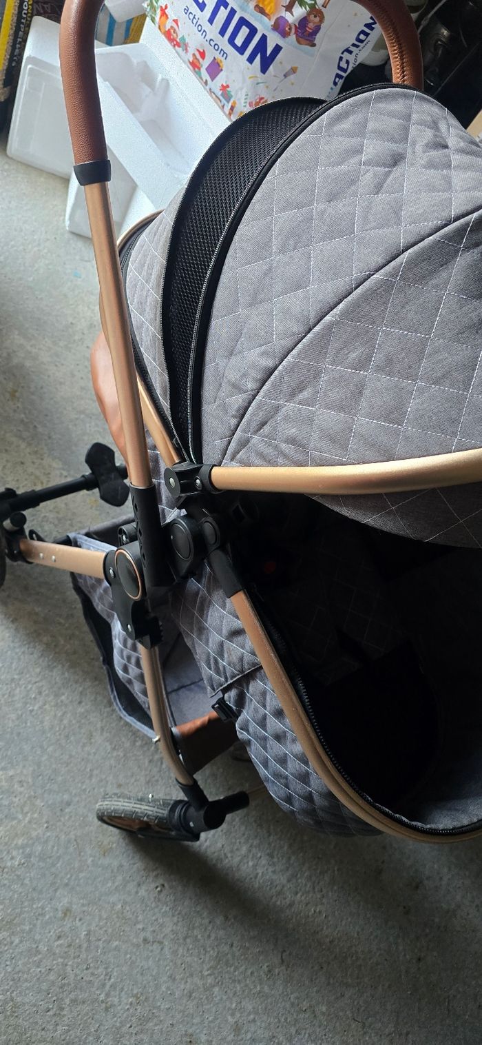 A vendre poussette - photo numéro 3