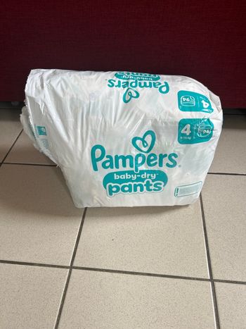 Paquet de couches Pampers Taille 4