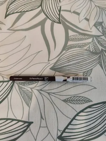 Dr pierre ricaud crayon yeux brun 1,1g valeur 8€  à utiliser 12 mois après ouverture