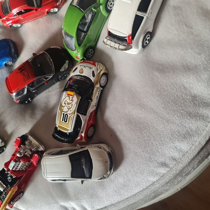 Voiture coffret Police majorette comprenant 23 voitures garées dedans. - photo numéro 8