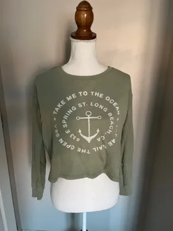 pull crop top