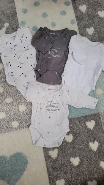 Lot de 4 bodie 1 mois