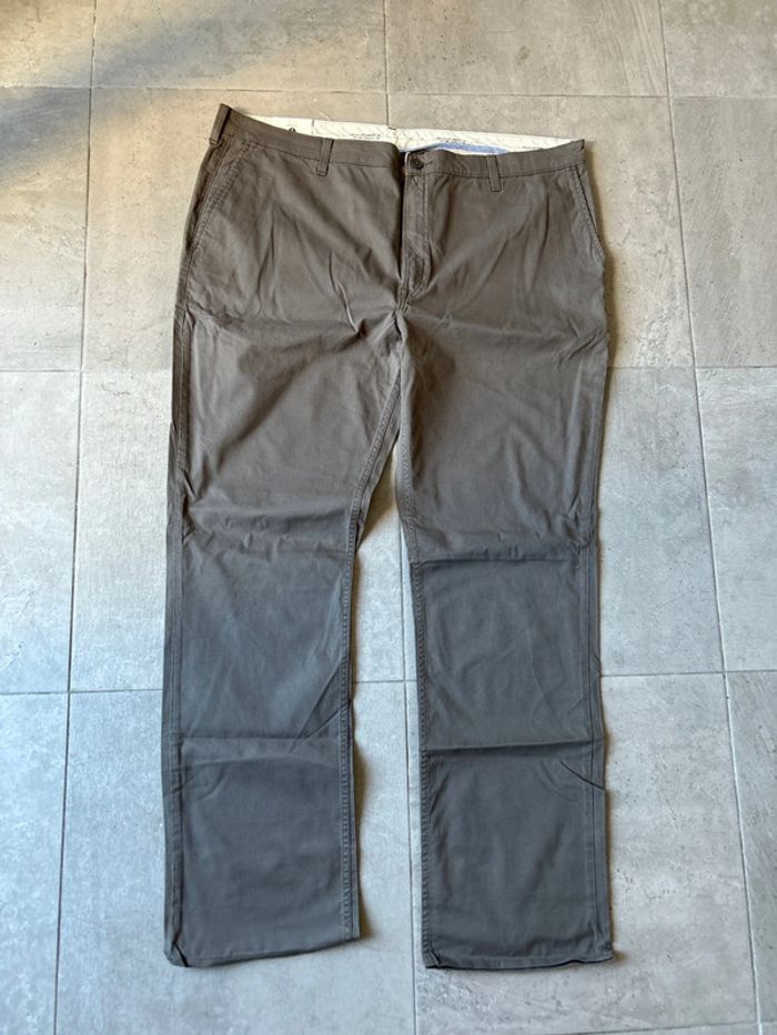 Pantalon chino taupe Lee