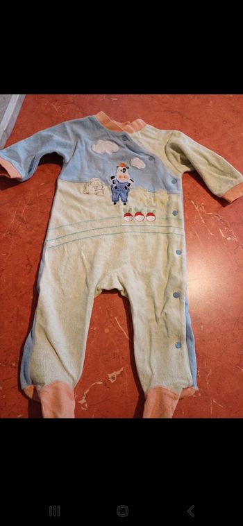 Pyjama bébé taille 6 mois