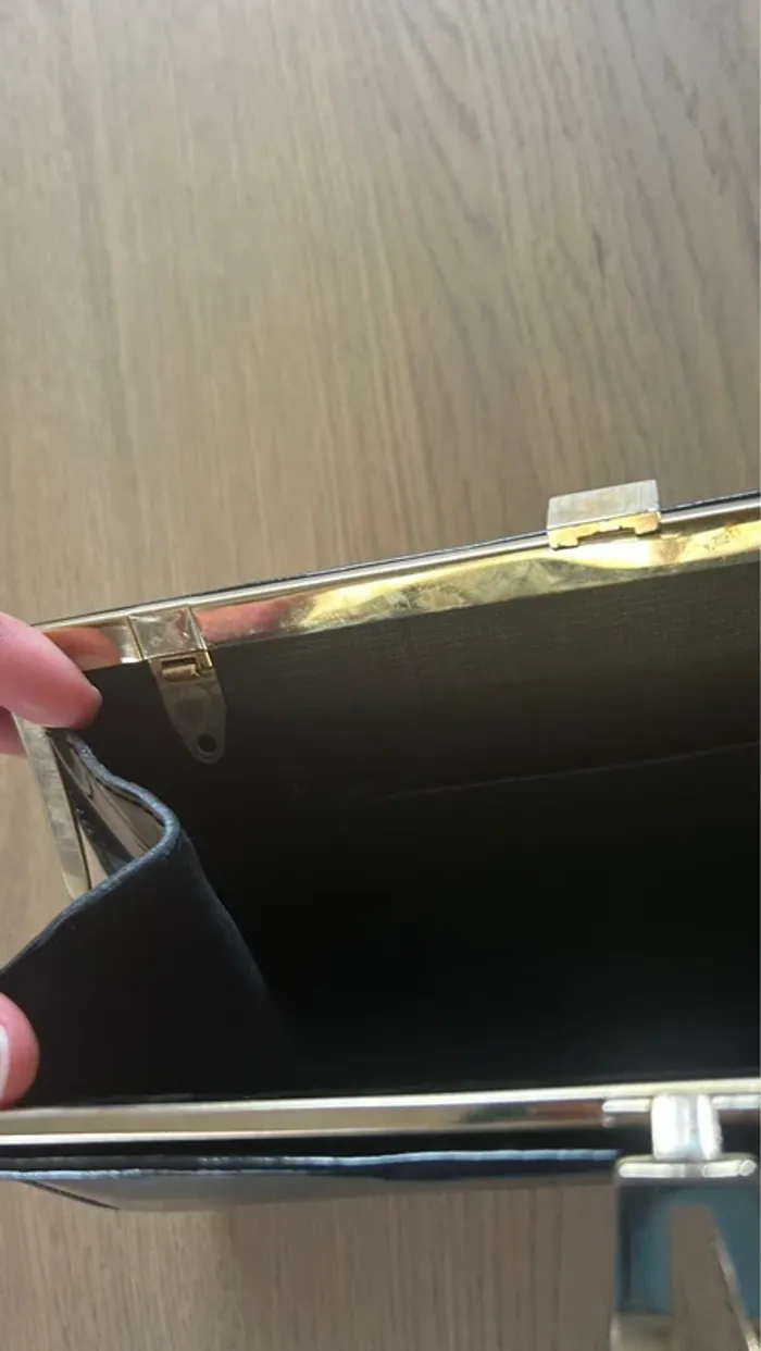 Pochette vintage en cuir vernis noir - photo numéro 6