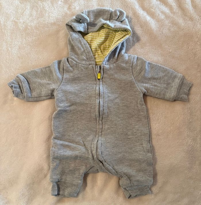 Grenouillère à capuche