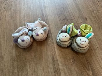 Lot de 2 paires de chaussons pantoufles bébé naissance lapin très bon état