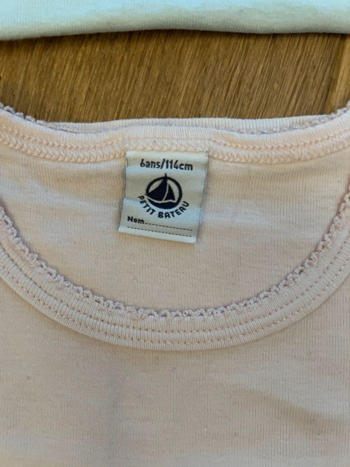 Vends le lot de 4 tee shirt manche long 6 ans très bon état petit bateau - photo numéro 2