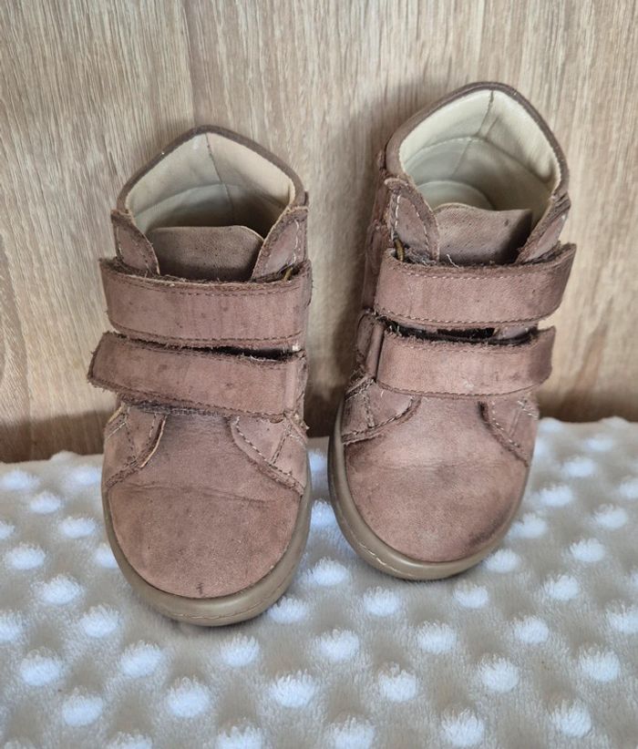 Chaussure bébé kickers taille 20 - photo numéro 2