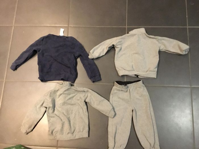 1 ensemble + 2 pulls Décathlon 2 ans - photo numéro 4