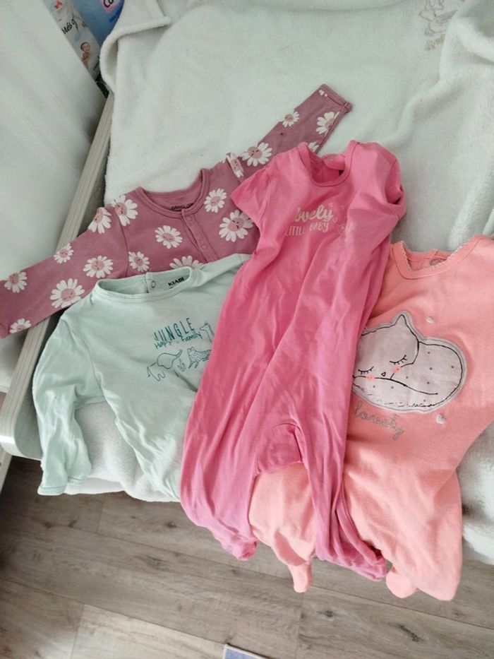 Lot 4 pyjamas 12 mois