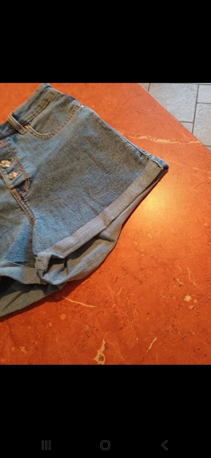 Short femme taille S - photo numéro 3