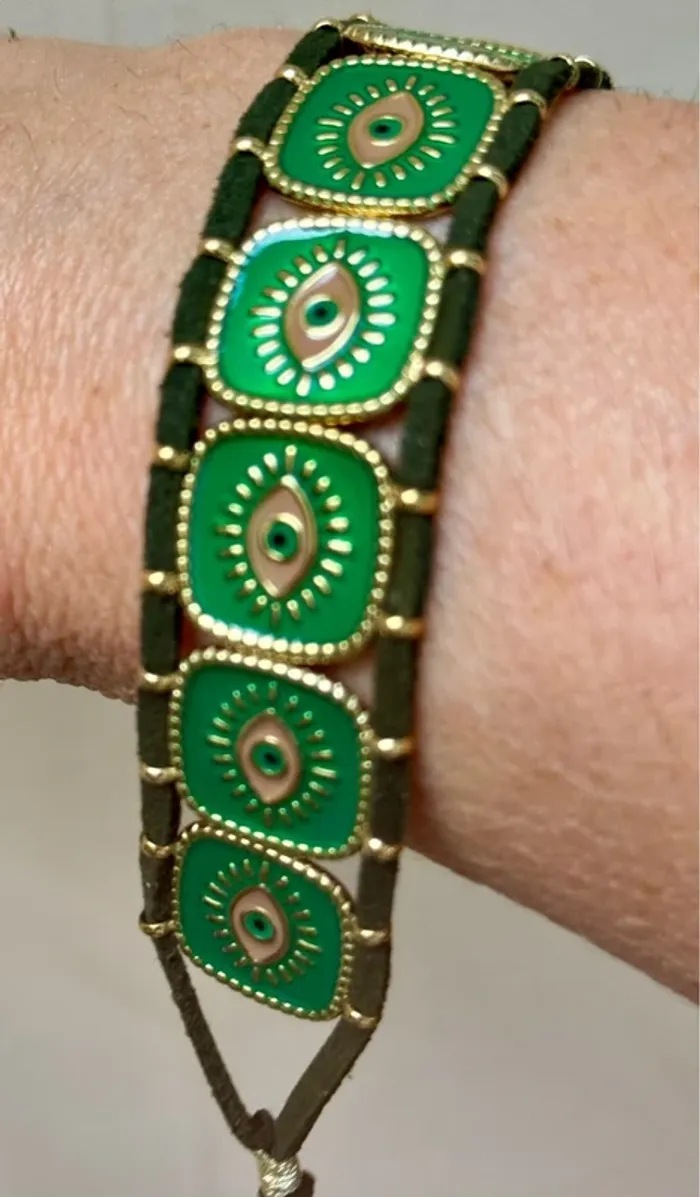 Bracelet manchette Réversible acier inoxydable or cordon vert médailles  carrés or ils - photo numéro 9