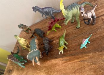 Figurines dinosaures