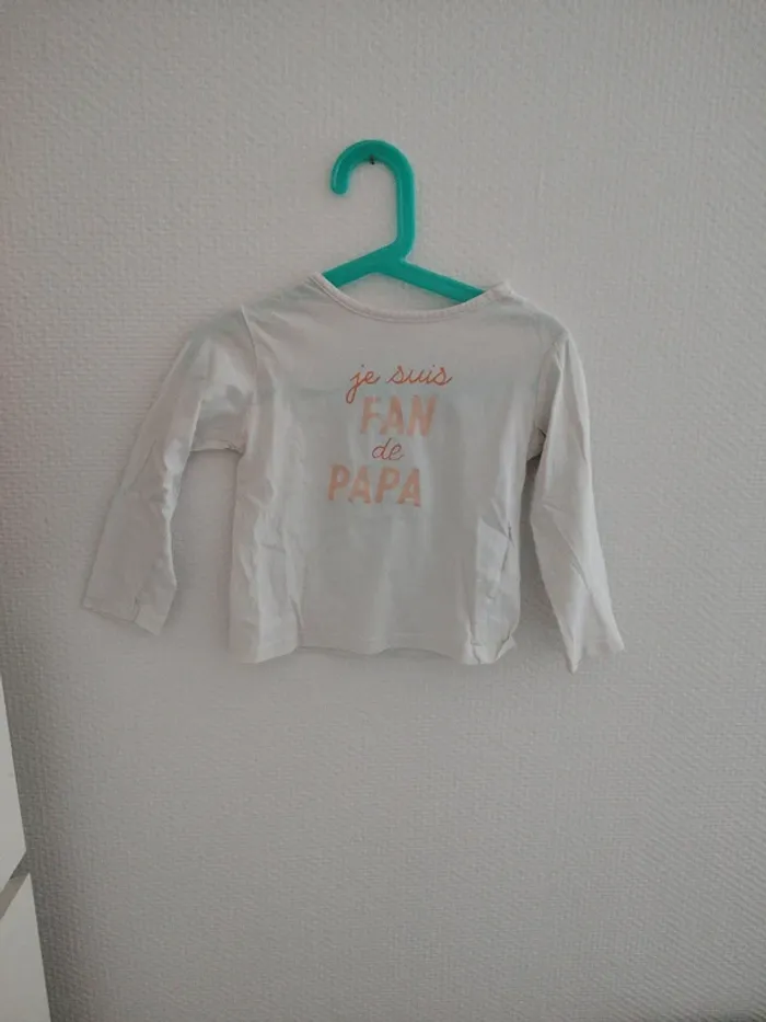 T-shirt je suis fan de papa très bon état 3 ans