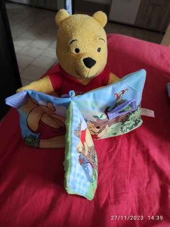 TOMY/WINNIE L'OURSON Devine et Découvre avec Winnie