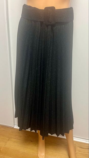 Jupe longue plissée noire brillante 