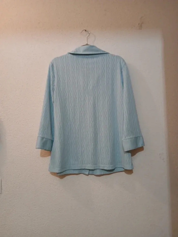 Chemise bleu ciel basic " Damart" taille 44 - photo numéro 5