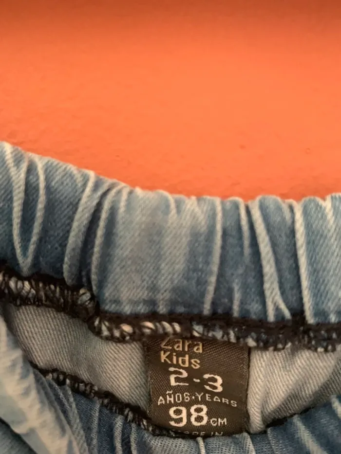 👗 Short bouffant en denim ZARA - 2-3 ans - photo numéro 3