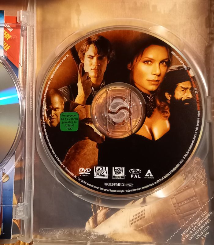 coffret DVD La Ligue des gentlemen extraordinaires Édition Collector 2 DVD Sean Connery - photo numéro 3