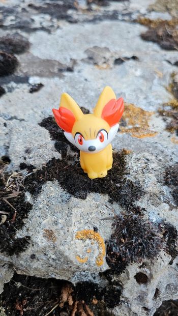 Super figurine Pokemon Nintendo finger puppet Feunec