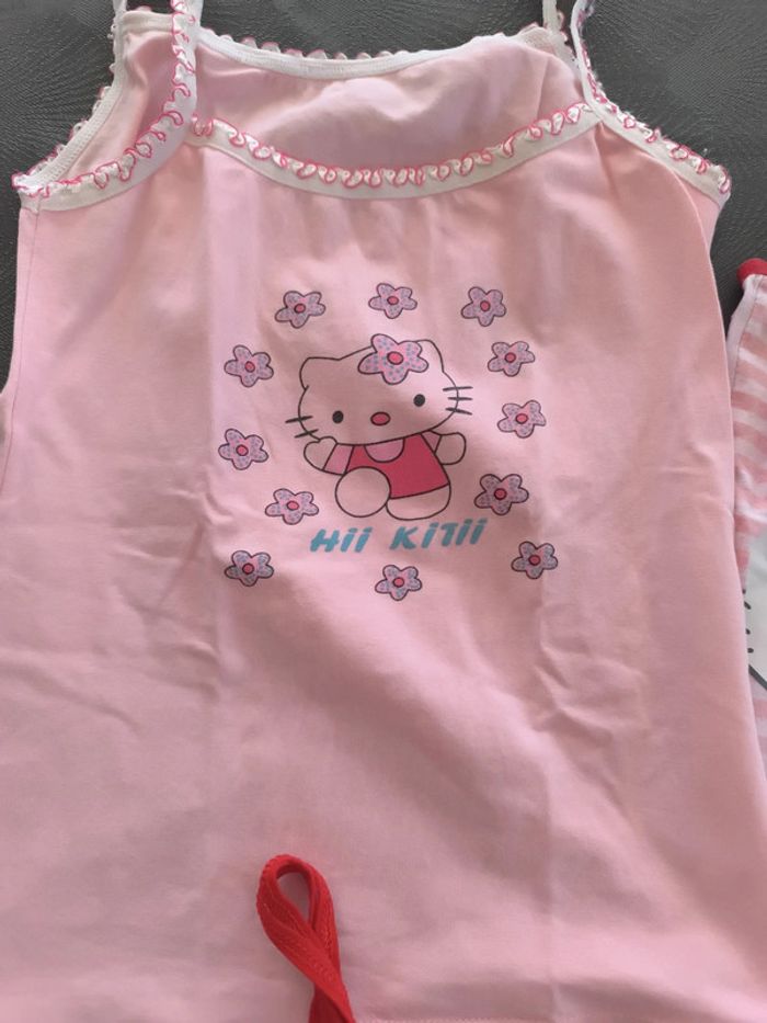 Lot de 4 débardeurs maillots de corps sans manches et 2 shorty 6-8 ans hello kitty - photo numéro 4