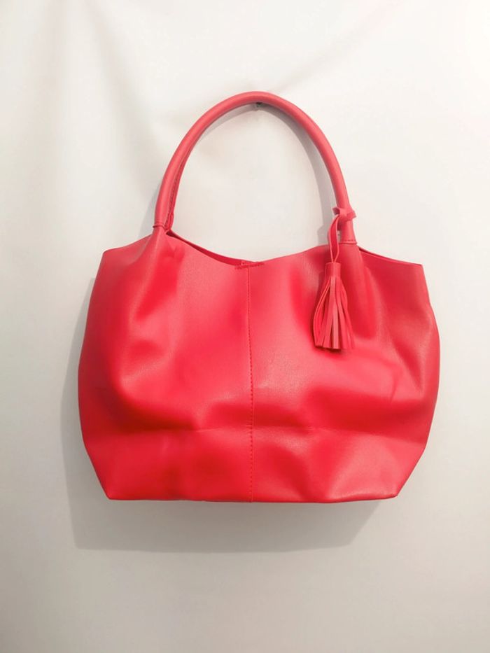 Sac a main rouge en très bon état