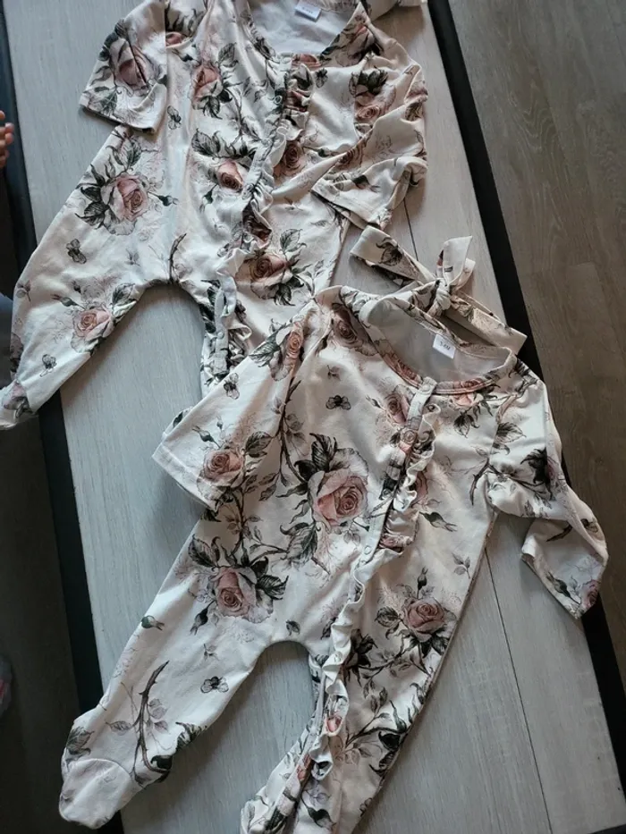 2 grenouillère 3/6 mois + bandeau