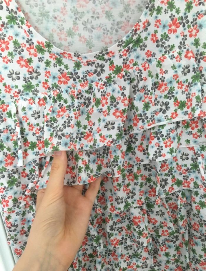 Débardeur blanc à volants avec des fleurs ( rouge,vert,gris), Esprit, L, 100% coton - photo numéro 2