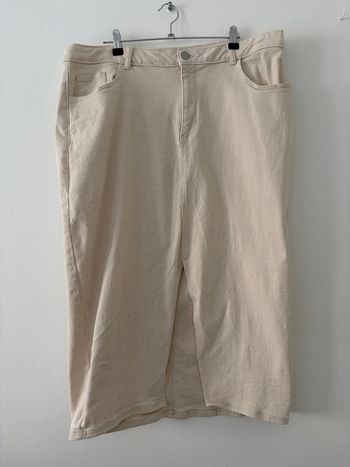 Jupe fendue beige en jean 