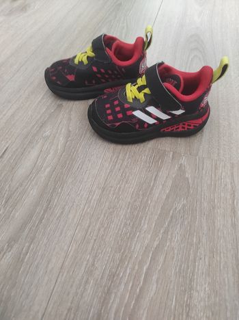 Baskets adidas taille 21
