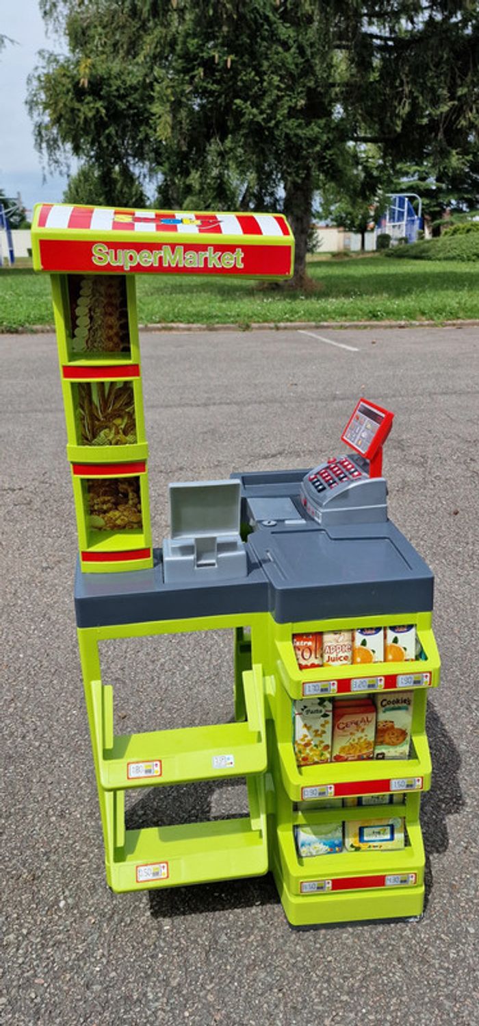 Supermarché avec chariot - photo numéro 2