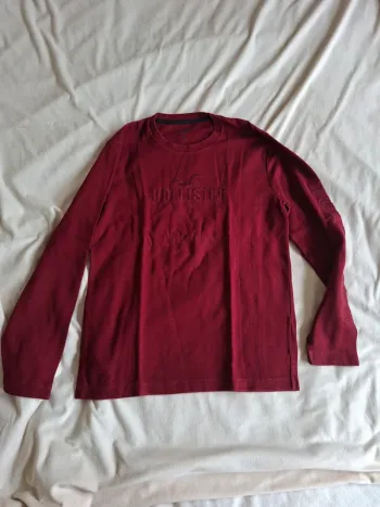 t-shirt garçon bordeaux, manches longues, taille XS, marque Hollister,
