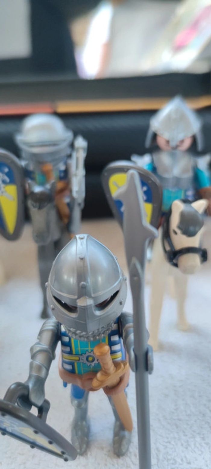 Playmobil  lot 5 Chevaliers Novelmore + chevaux + armes - photo numéro 5