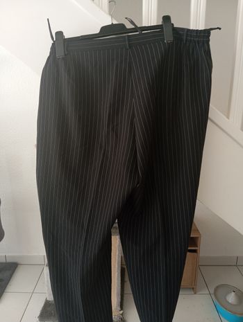 Pantalon noir rayé