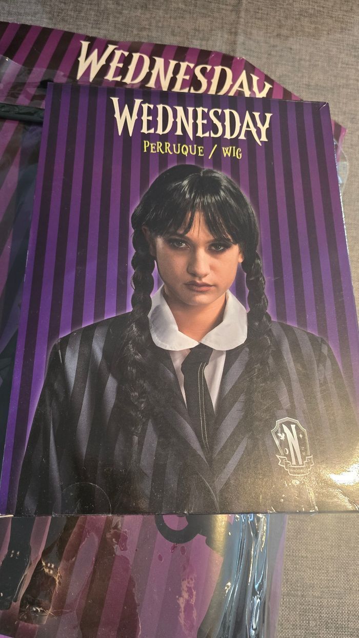 🥰🩷Déguisement mercredi ,famille Adams taille M 🥰🩷 - photo numéro 2