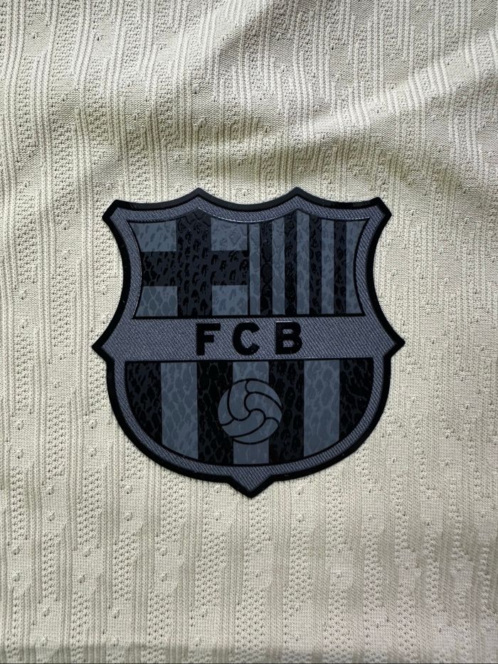 Maillot FC Barcelona X Kobe Bryant - photo numéro 10